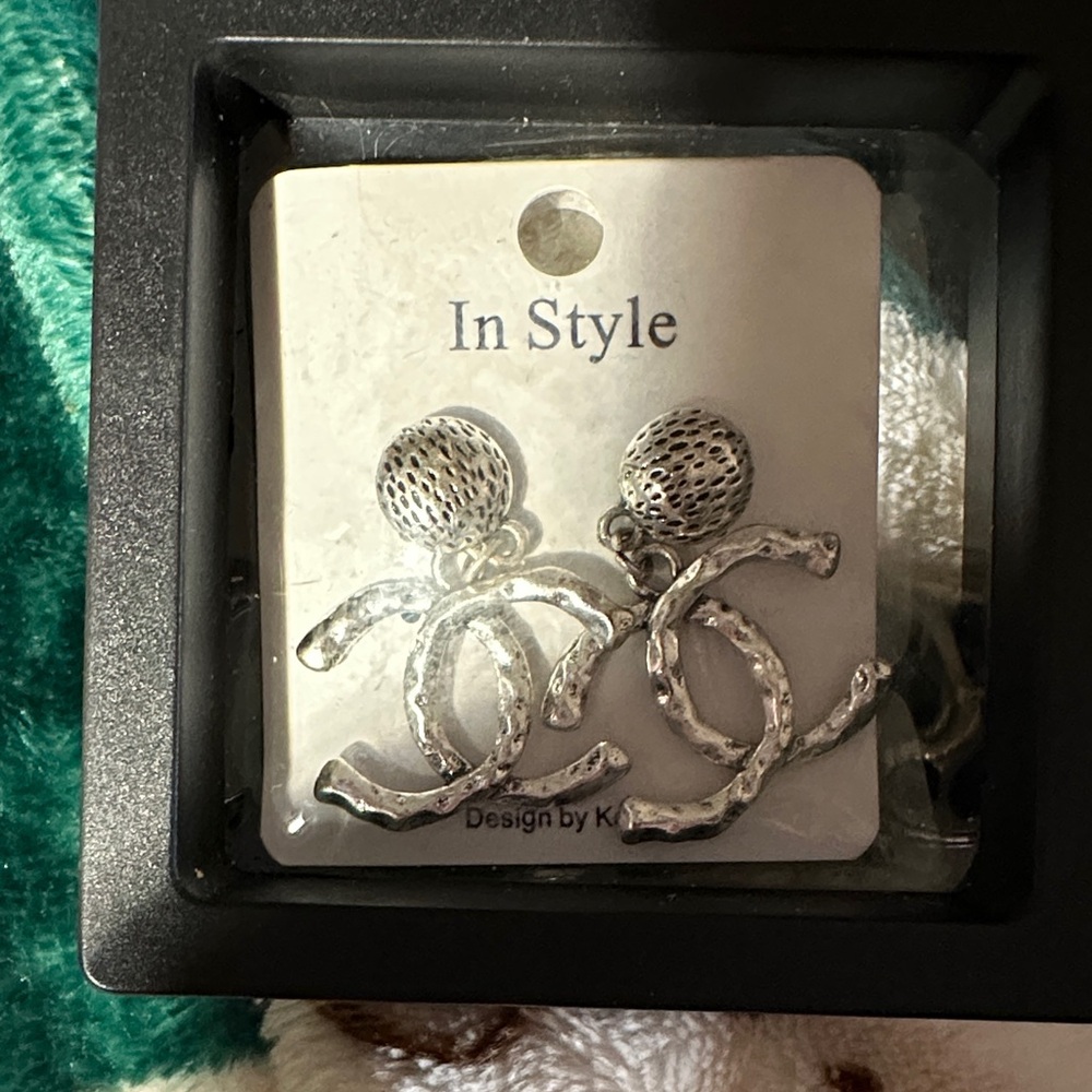 Chic Silver Textured Earrings